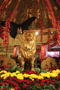 「MGMグランド」のシンボル、ライオンも中国風に