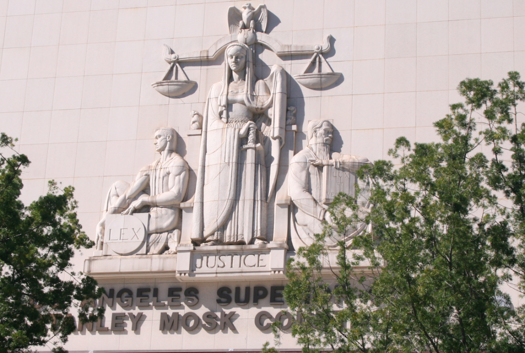 敬老の売却延期を求める反対派の訴えを退けた、ロサンゼルス郡上級裁判所 Photo © Mirei Sato