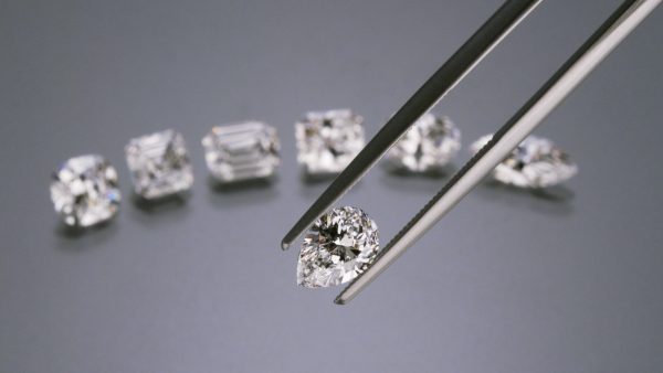 ダイヤの品質をあらわす4CはGIAが定めた©GIA