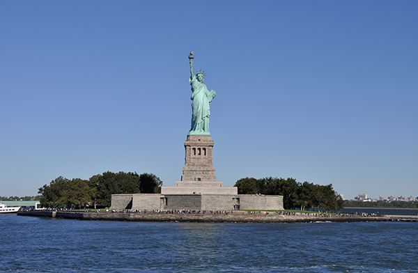 Vol 6 世界を照らす希望の象徴 自由の女神像 ニューヨーク州 U S Frontline フロントライン